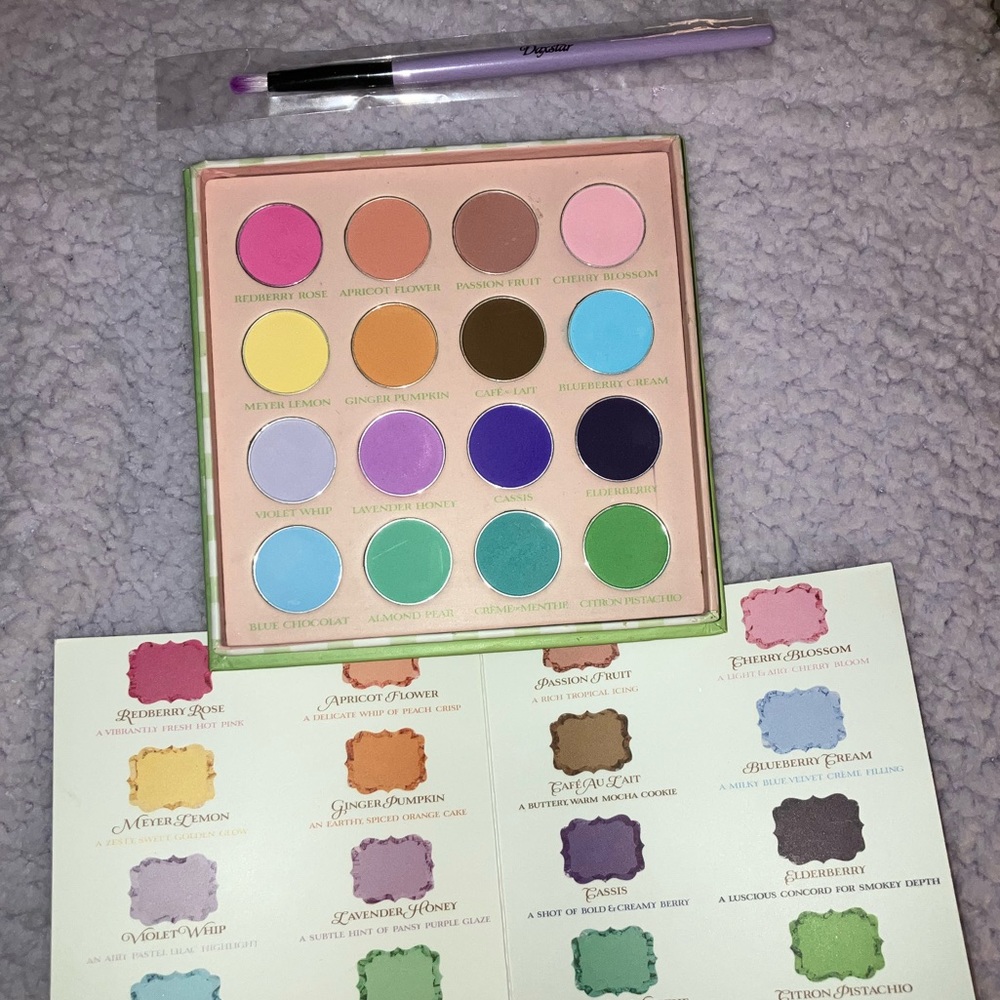 Rare Sigma Crème De Couture macaroon palette